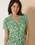 Robe courte col zippé, crépon imprimé (vert / écru)