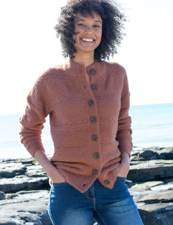 Cardigan boutonn&eacute; maille poilue fantaisie (caramel)