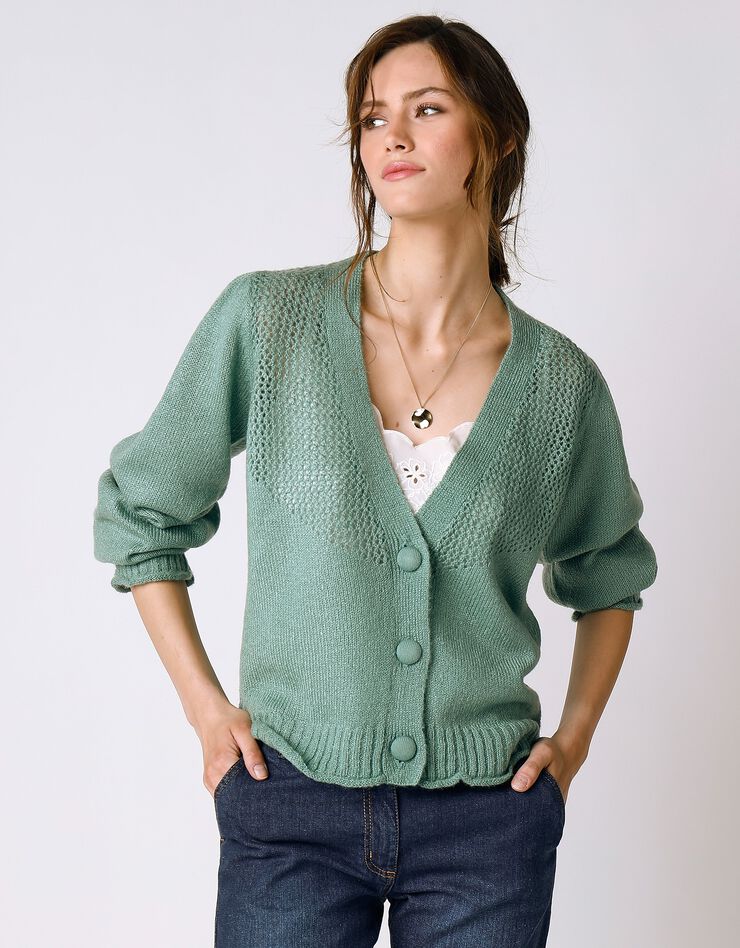 Gilet boutonné finitions roulottées, toucher mohair (vert amande) Gilet boutonné finitions roulottées, toucher mohair (vert amande)