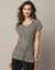 T-shirt tunique imprimé, maille plissée (beige / noir)