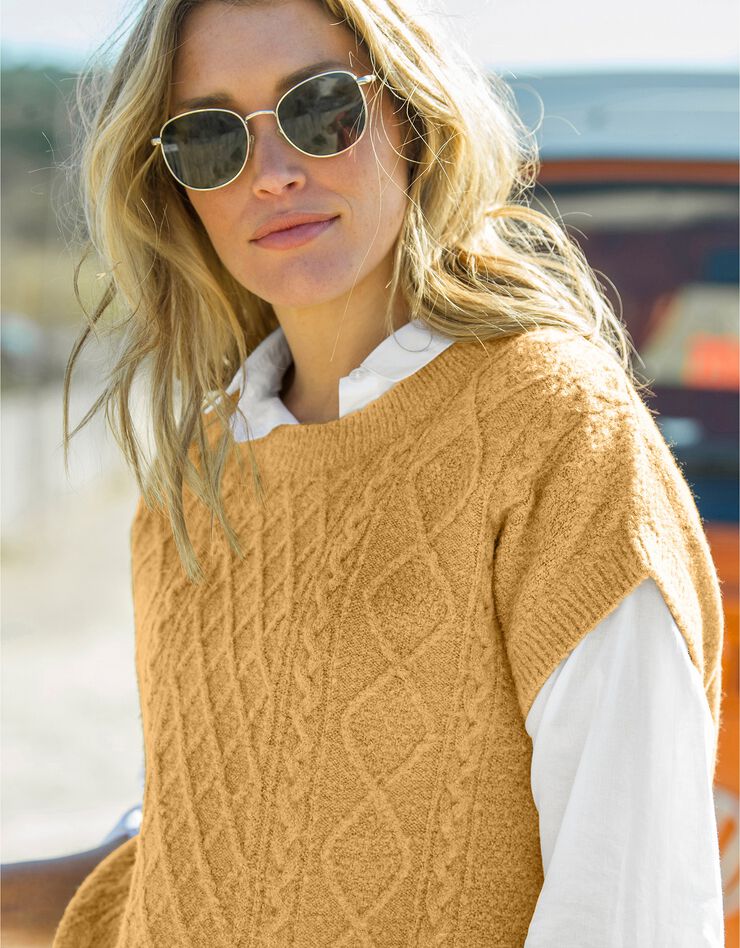 Pull torsadé sans manches, épaules tombantes (miel) Pull torsadé sans manches, épaules tombantes (miel)
