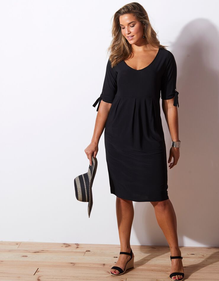 Robe unie manches aux coudes (noir) Robe unie manches aux coudes (noir)