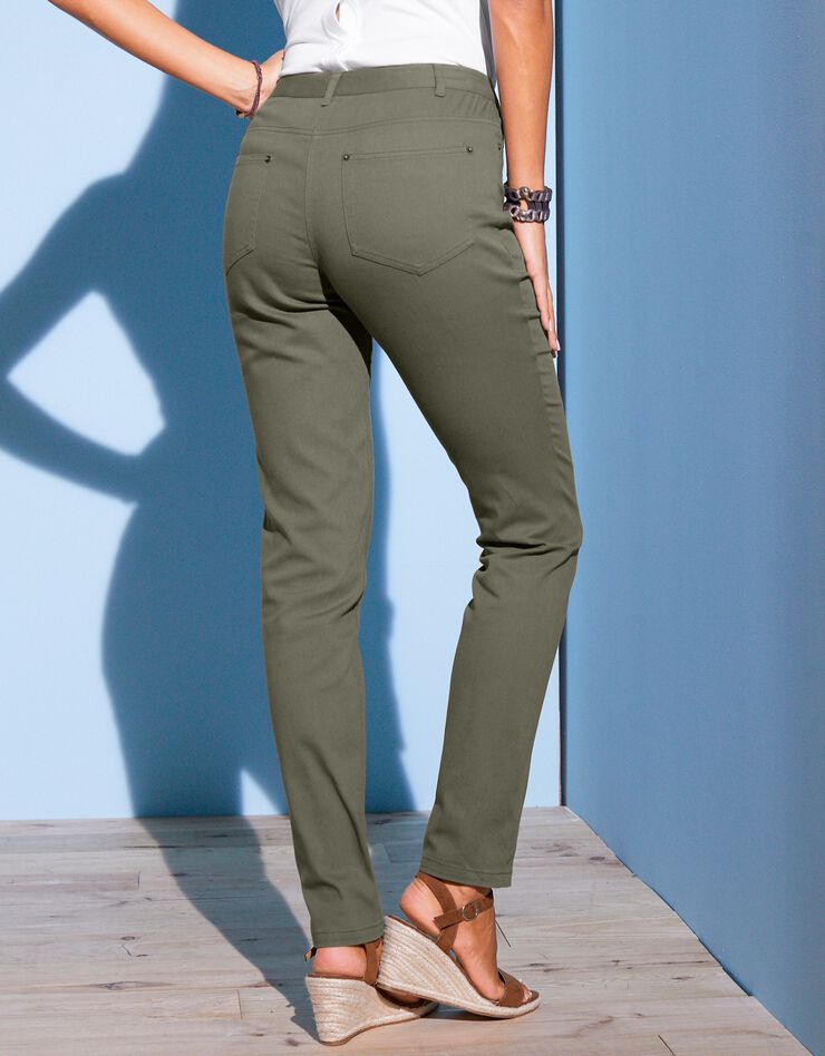 Pantalon coupe fuselée couleur (kaki) Pantalon coupe fuselée couleur (kaki)