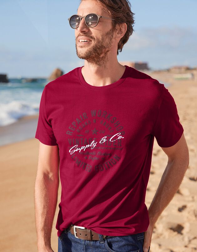 Tee-shirt motif placé col rond (rouge) Tee-shirt motif placé col rond (rouge)