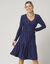 Robe courte évasée en maille brillante, manches longues (bleu dur)