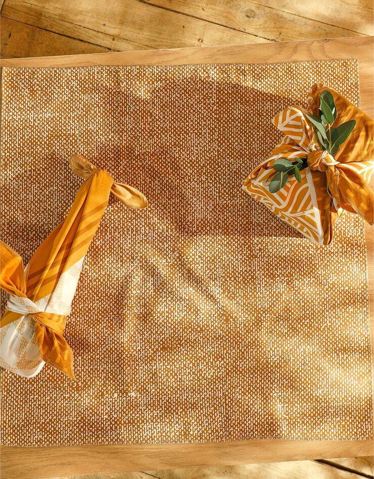 Tissu cadeau furoshiki imprimé taille S, lot de 4 - collection upcycling (blanc / jaune) Tissu cadeau furoshiki imprimé taille S, lot de 4 - collection upcycling (blanc / jaune)