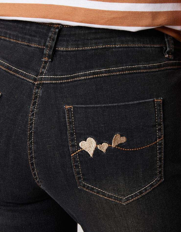 Jean droit poche brodée coeurs (black) Jean droit poche brodée coeurs (black)