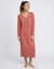 Chemise de nuit longue col boutonn&eacute; unie, manches longues (corail)