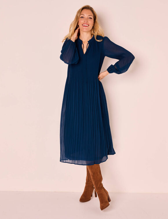 Robe unie mi longue, voile plissé (bleu nuit)