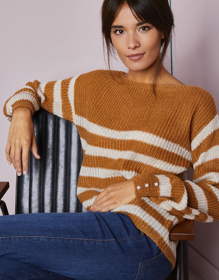 Pull col bateau rayé, maille anglaise toucher mohair (caramel / écru) Pull col bateau rayé, maille anglaise toucher mohair (caramel / écru)
