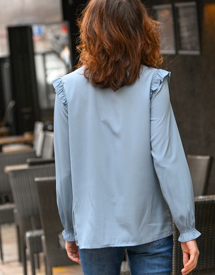 Blouse volantée boutonnée unie (bleu grisé) Blouse volantée boutonnée unie (bleu grisé)