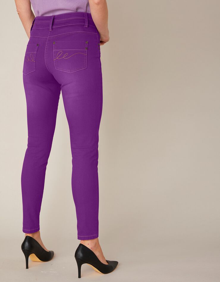 Jean coupe 7/8ème fuselée couleur stretch (prune) Jean coupe 7/8ème fuselée couleur stretch (prune)