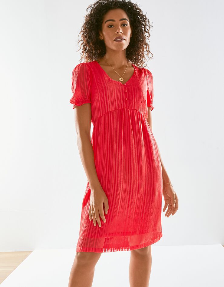Robe courte unie, voile et fils et brillants (rouge) Robe courte unie, voile et fils et brillants (rouge)