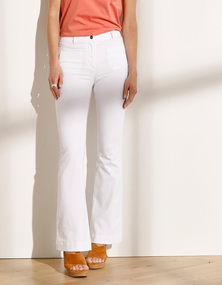 Jean coupe flare poches devant (blanc) Jean coupe flare poches devant (blanc)