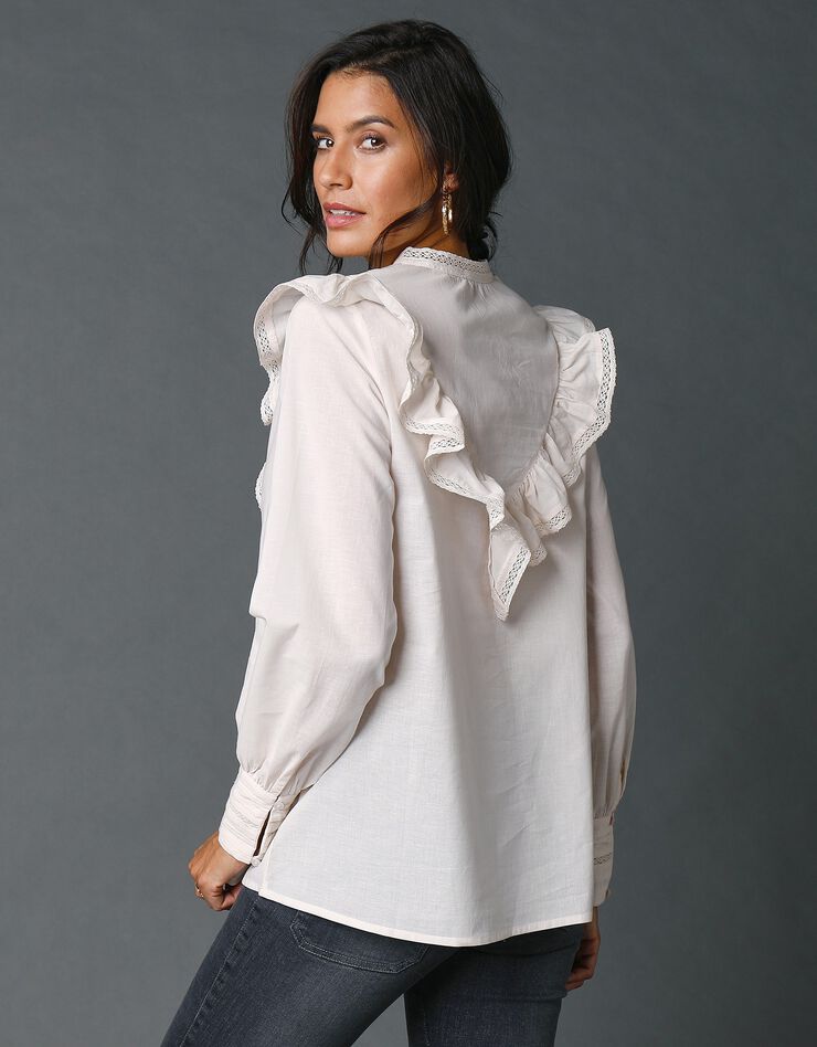 Blouse à volants et dentelle (écru) Blouse à volants et dentelle (écru)