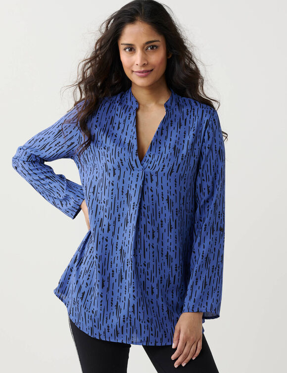 Blouse imprim&eacute; graphique col tunisien, cr&ecirc;pe (bleu / noir)