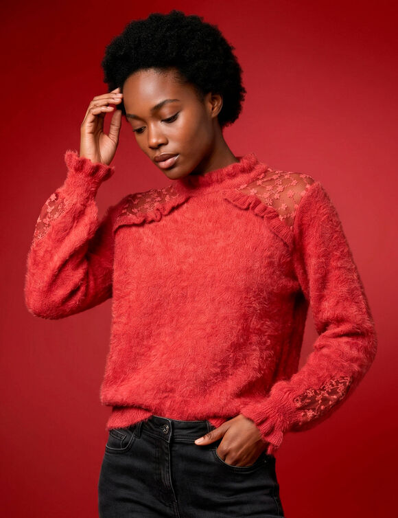 Pull col montant volant&eacute;, maille poilue et tulle brod&eacute; (framboise)