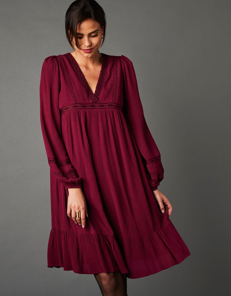 Robe brodée dentelle et macramé (bordeaux)