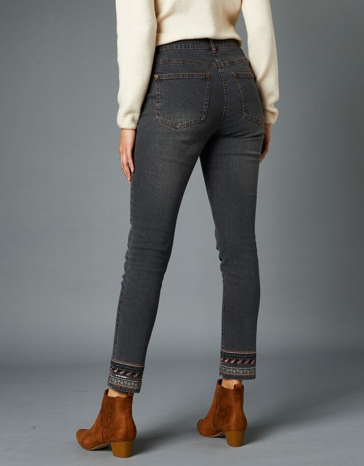 Jean coupe 7/8ème fuselé brodé (gris) Jean coupe 7/8ème fuselé brodé (gris)