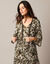 Robe longue imprimée manches 3/4, détails macramé (kaki / écru)