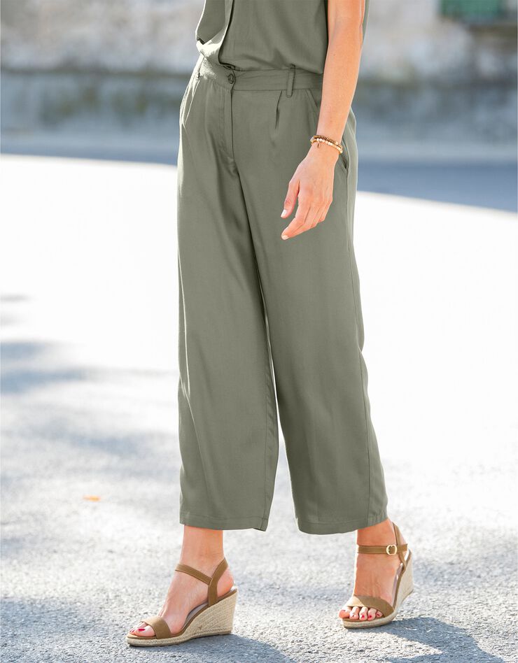 Pantalon large raccourci (kaki) Pantalon large raccourci (kaki)