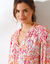 Blouse smockée col volanté, voile imprimée (écru / rose)