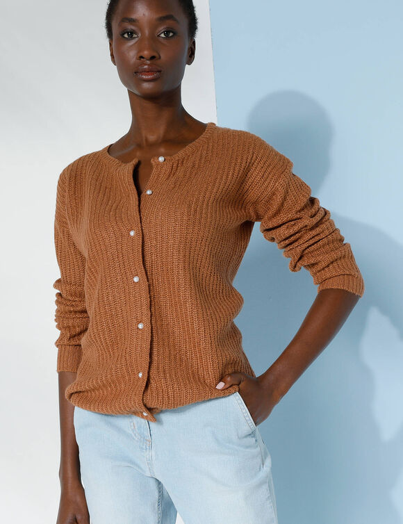 Cardigan boutons perles fantaisie, maille anglaise toucher doux (noisette)