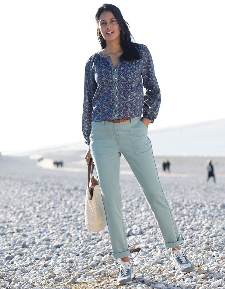 Pantalon chino à poches plaquées (vert) Pantalon chino à poches plaquées (vert)