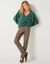 Pull loose col V cœurs brodés, maille anglaise toucher doux (vert)