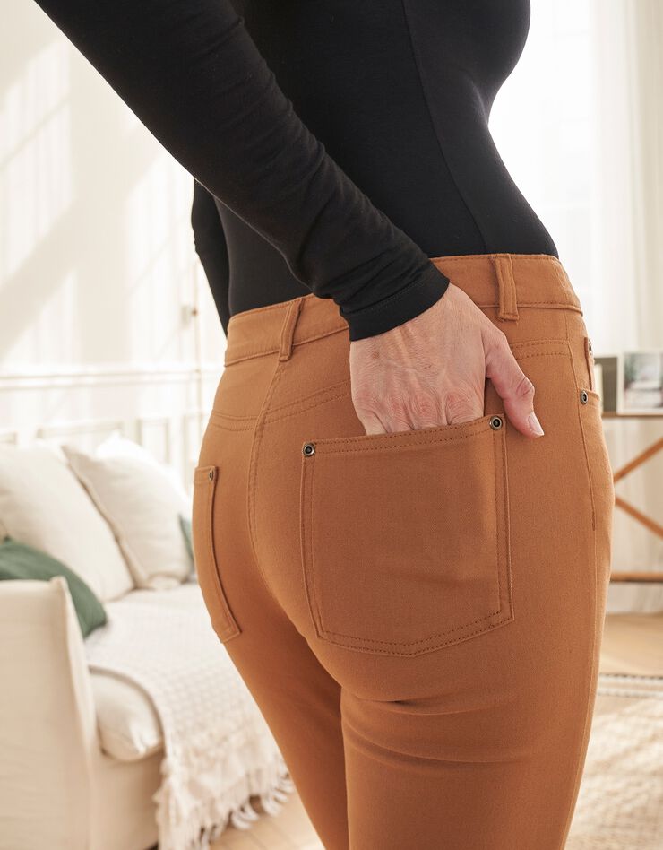 Pantalon 7/8ème fuselé stretch (noisette) Pantalon 7/8ème fuselé stretch (noisette)