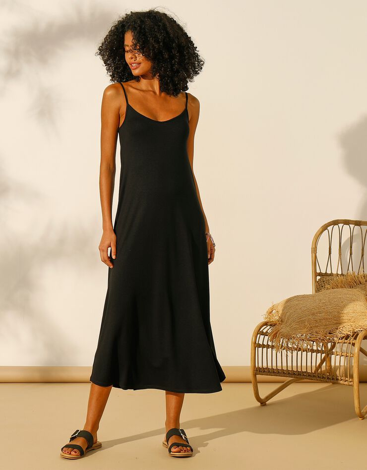 Robe évasée longue unie (noir) Robe évasée longue unie (noir)