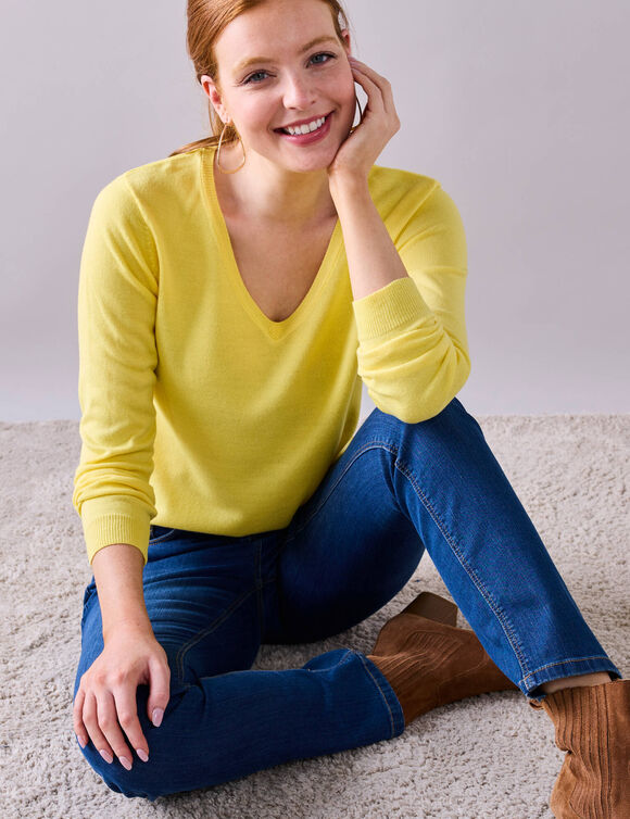 Pull col V, toucher doux (jaune pâle)