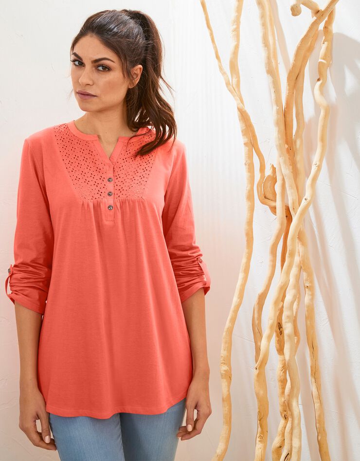 Tee-shirt col tunisien manches longues, broderie anglaise (pêche) Tee-shirt col tunisien manches longues, broderie anglaise (pêche)