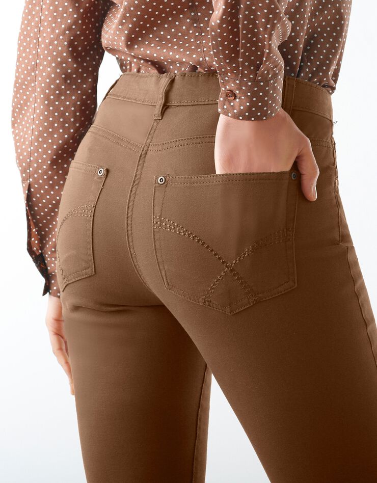 Pantalon sculptant effet ventre plat taille élastiquée (noisette) Pantalon sculptant effet ventre plat taille élastiquée (noisette)