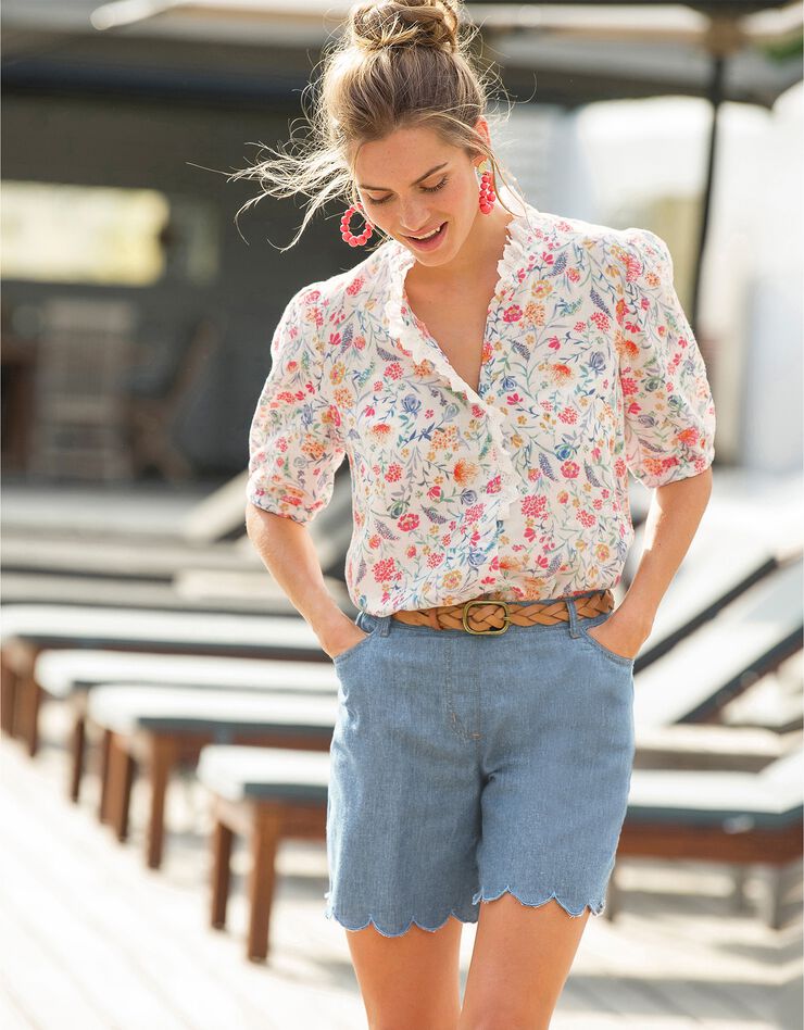 Blouse boutonnée imprimée détails broderie, gaze de coton (écru / bleu) Blouse boutonnée imprimée détails broderie, gaze de coton (écru / bleu)