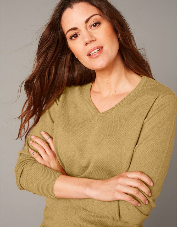 Pull col V, laine d'agneau (vert olive) Pull col V, laine d'agneau (vert olive)