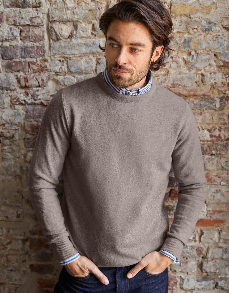 Pull col rond 80% laine (taupe clair) Pull col rond 80% laine (taupe clair)