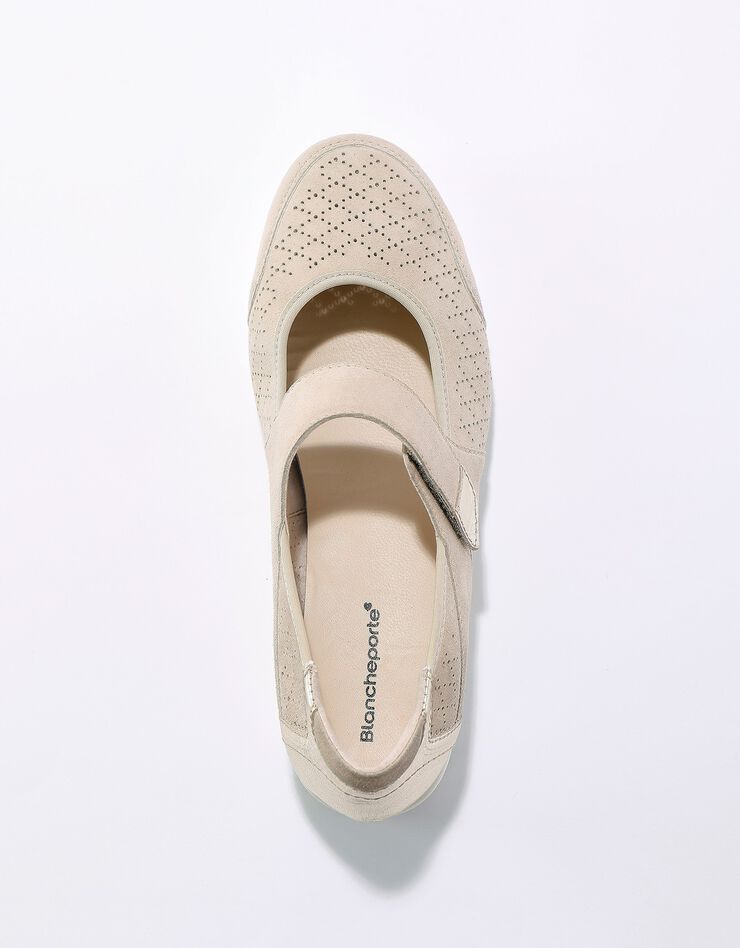 Babies scratchées en cuir ajouré (beige) Babies scratchées en cuir ajouré (beige)