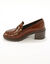 Mocassins à talon en cuir, semelle crantée. (marron)