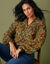 Blouse volantée imprimée, crépon (kaki / miel)