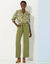 Blouse bicolore col tunisien, manches coudes smockées (beige / vert)