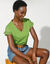 T-shirt col V manches courtes, détails broderie anglaise (vert)