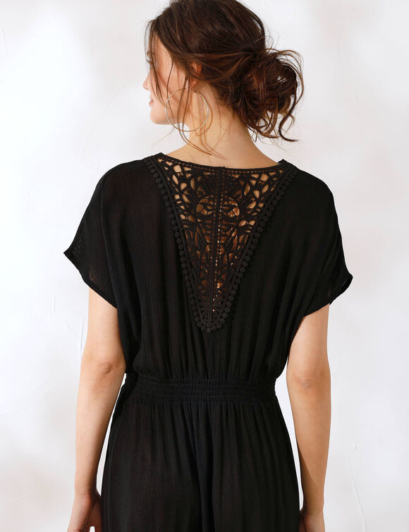 Robe longue cr&eacute;pon, d&eacute;tail macram&eacute; (noir)