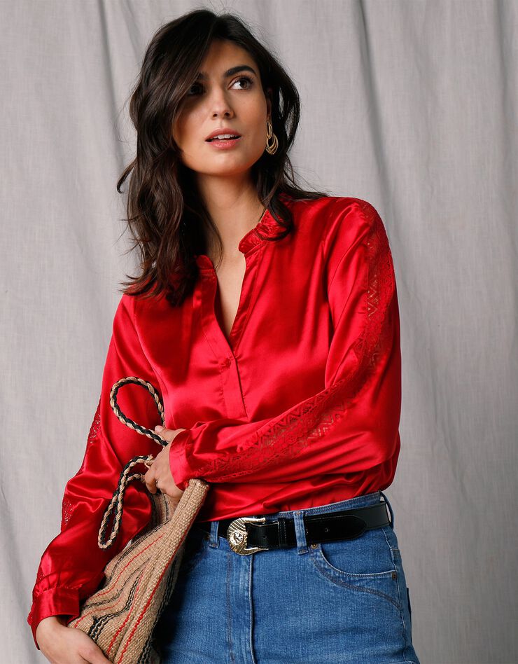 Blouse satin col volanté manches longues dentelle (rouge) Blouse satin col volanté manches longues dentelle (rouge)