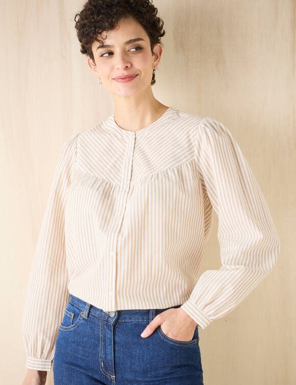 Chemisier boutonné col rond rayé (beige / blanc)