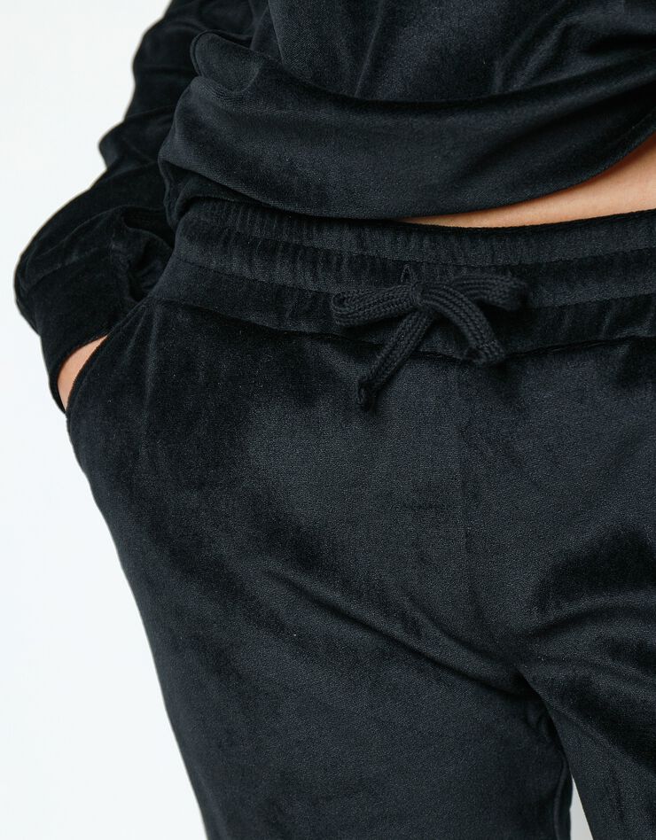 Pyjama velours stretch manches longues col boutonné (noir) Pyjama velours stretch manches longues col boutonné (noir)