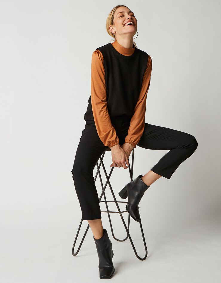 Pull sans manches col rond (noir) Pull sans manches col rond (noir)