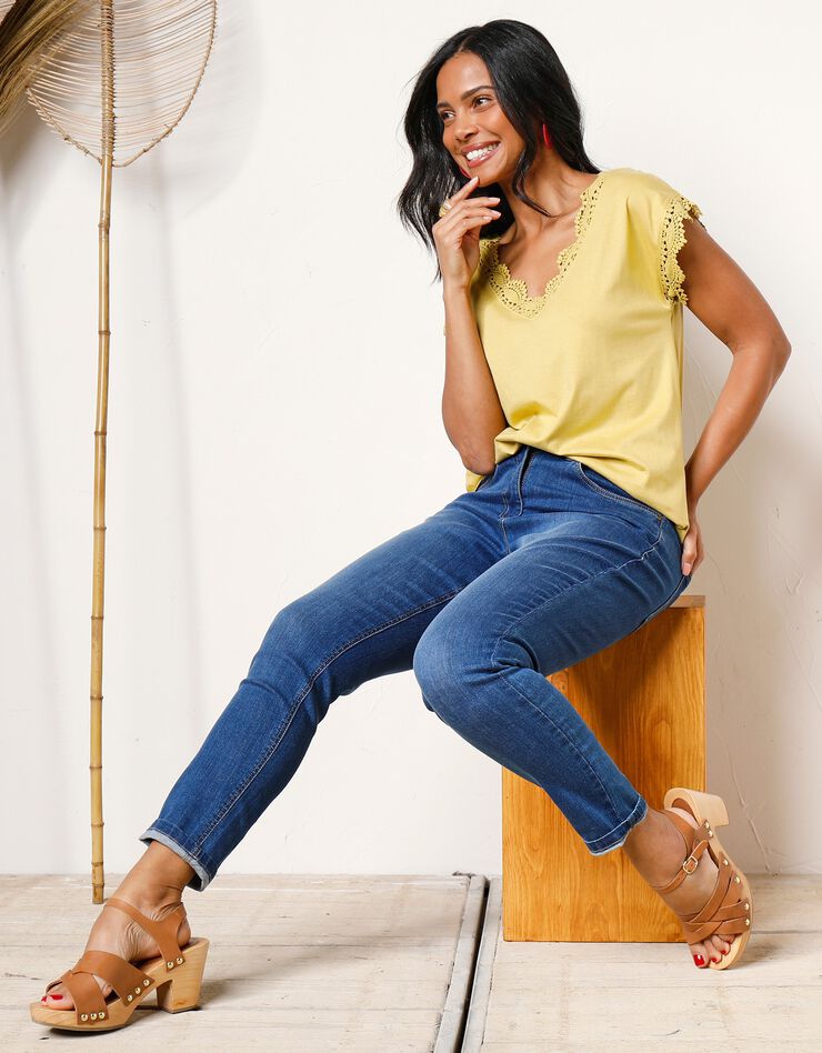 Tee-shirt uni col V macramé (tilleul) Tee-shirt uni col V macramé (tilleul)