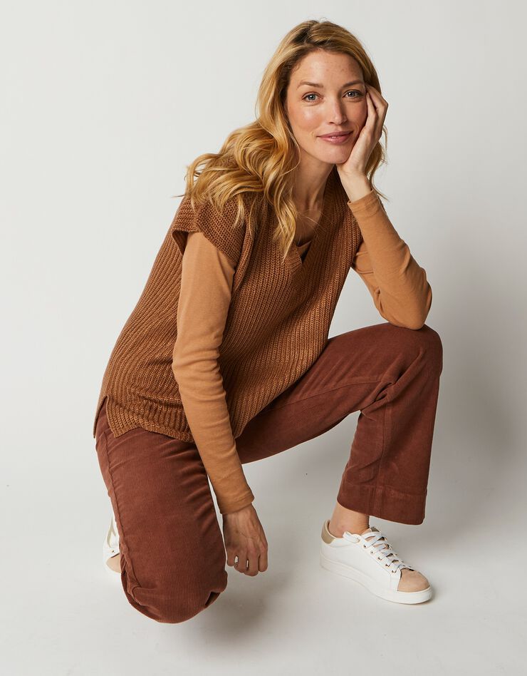 Pull col V manches courtes (noisette) Pull col V manches courtes (noisette)