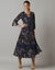 Robe longue imprimée, manches 3/4, détails macramé (marine)